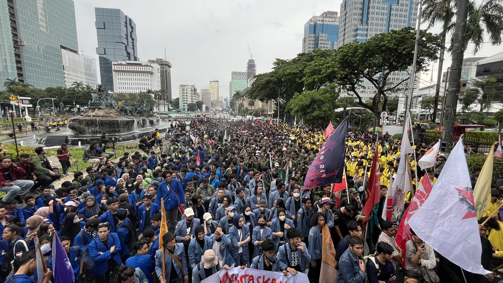 Tatanan Dikacaukan! Gabungan Mahasiswa Dengungkan Suara Tolak Manipulasi Kebijakan Baru