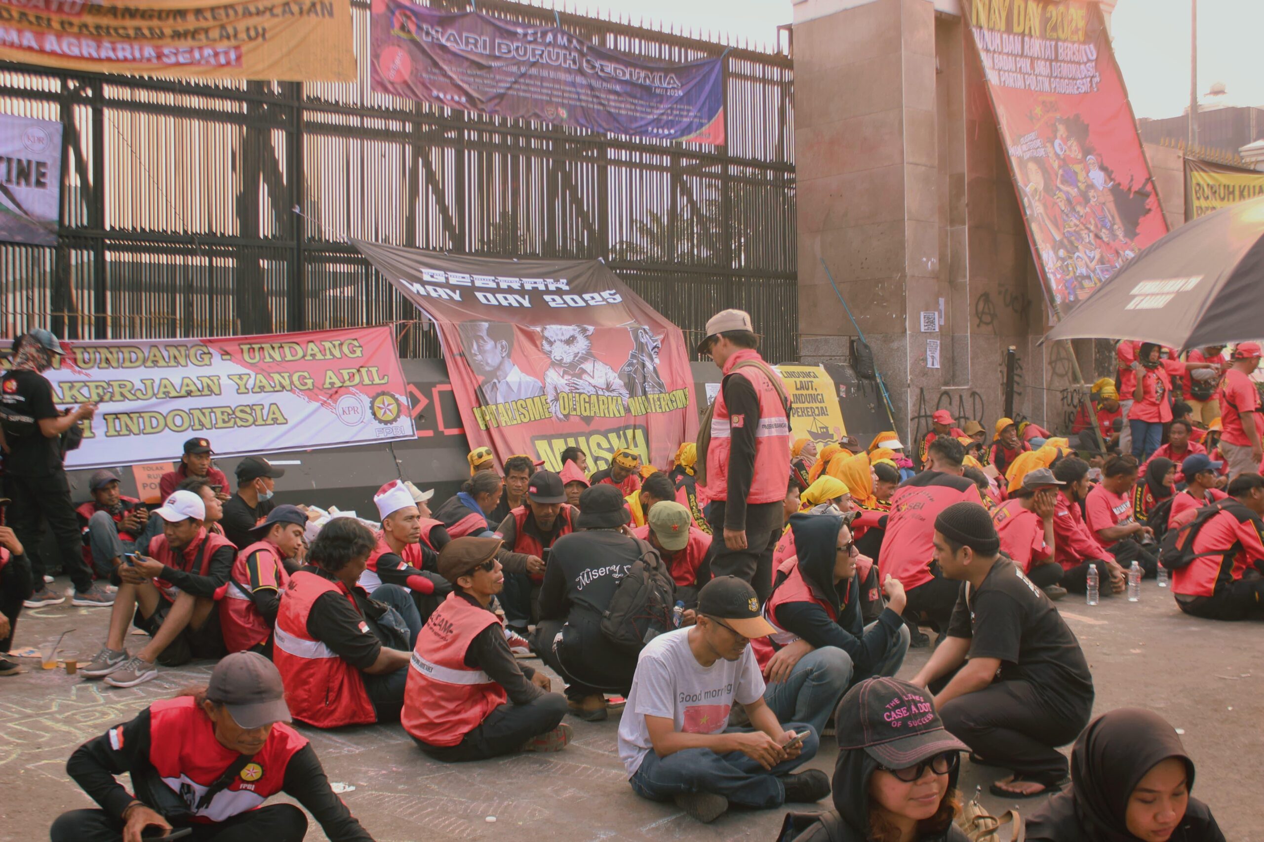 Aksi Buruh Dapati Represifitas Aparat Polisi, Inikah Arti Mengayomi?